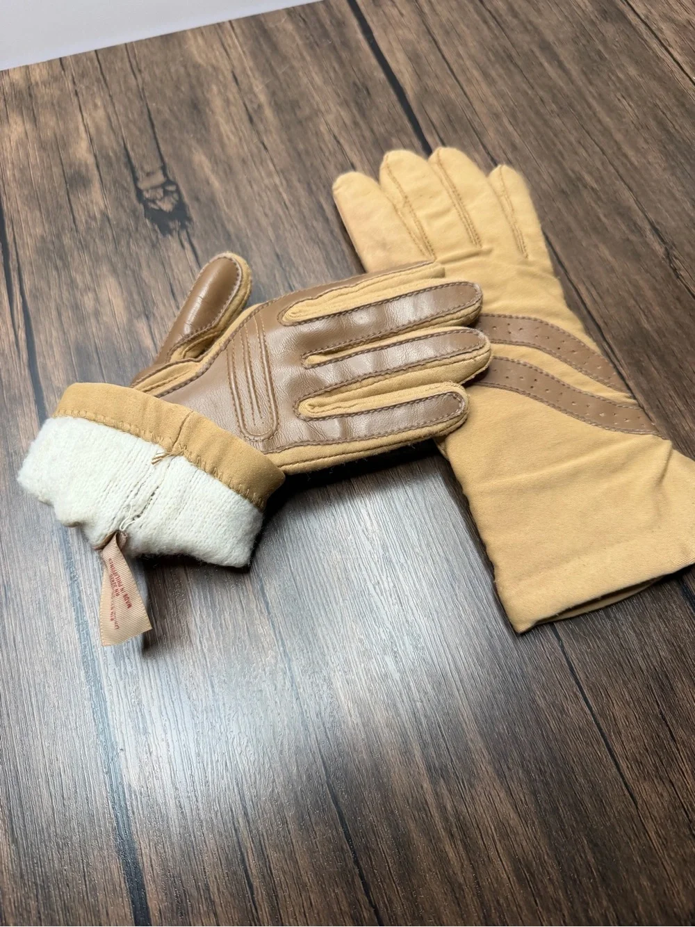 Vintage Women’s Brown Tan Sheer Energy Winter Gloves By Leggs